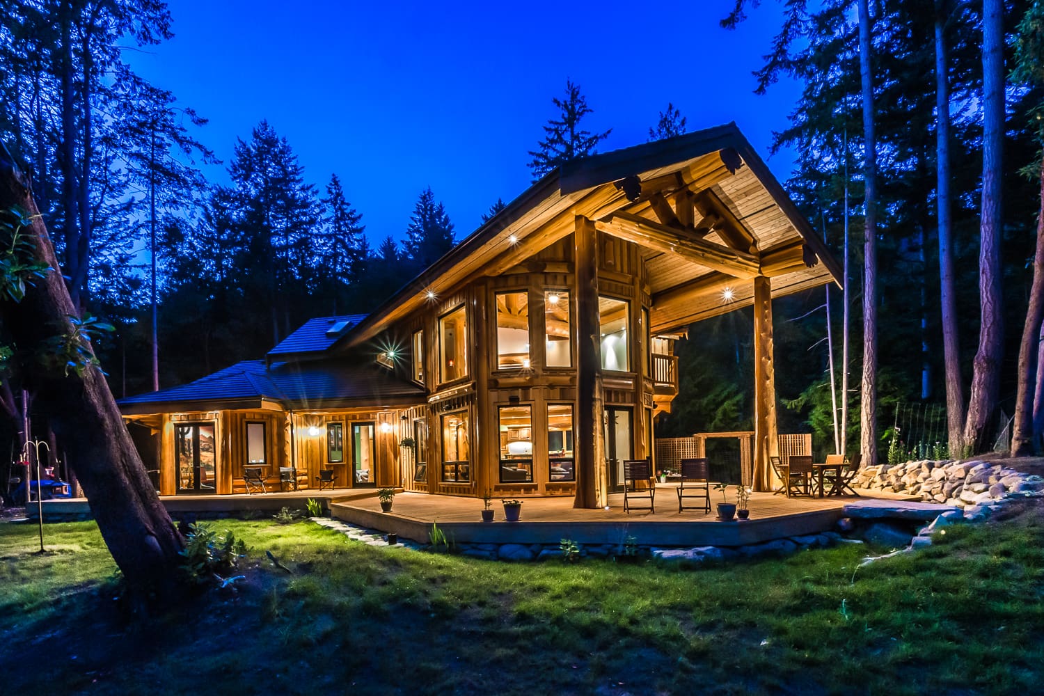 Post and Beam log home design.