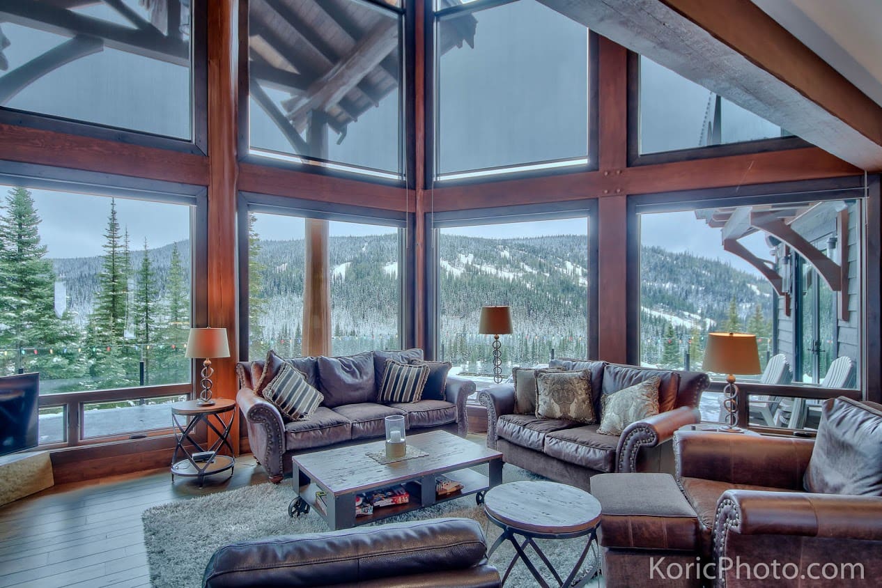 Bridge Gate-18 living-room-with-mountain-views