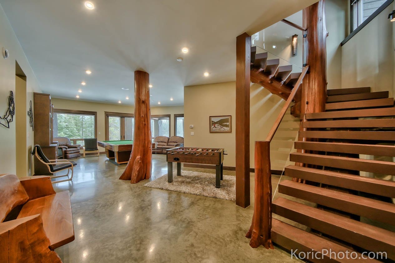 Bridge Gate-53 rec-room