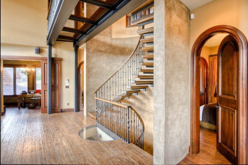image_path_id14_264 Spiral Staircase