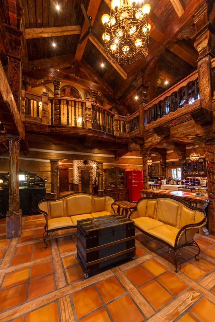 image_path_id28_710 luxurious living room