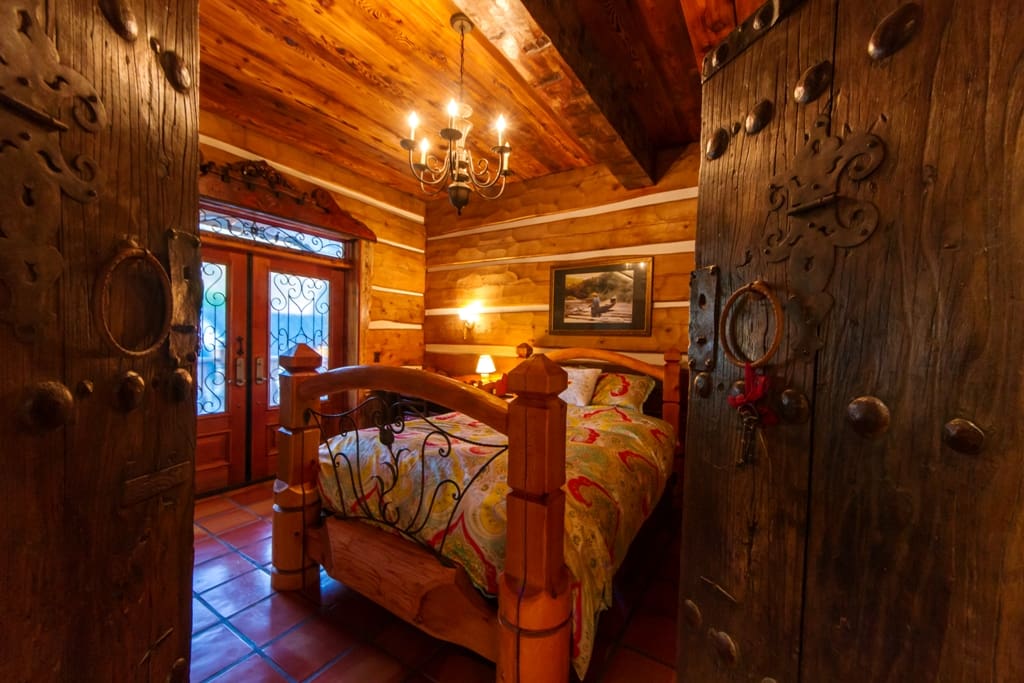 image_path_id28_713 rustic bedroom